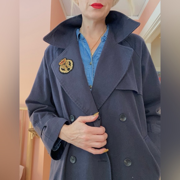 Embroidered black trench coat - one of a kind statement piece lovingly upcycled - Picture 4 of 8